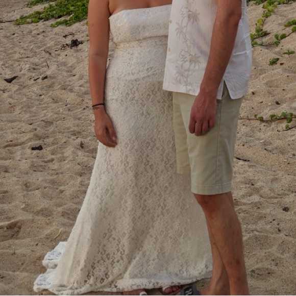 Wedding dress - Picture 1 of 8